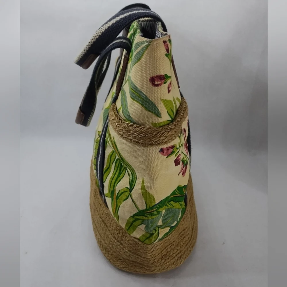 Tommy Hilfiger Floral Canvas Bag Woven Bottom